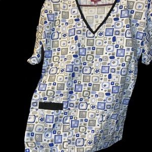 COPY - NWOT 2 X-Large Divine scrub top